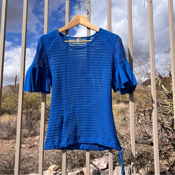Free People Women’s Sweater Top Size M Color Bright Blue See-Through
